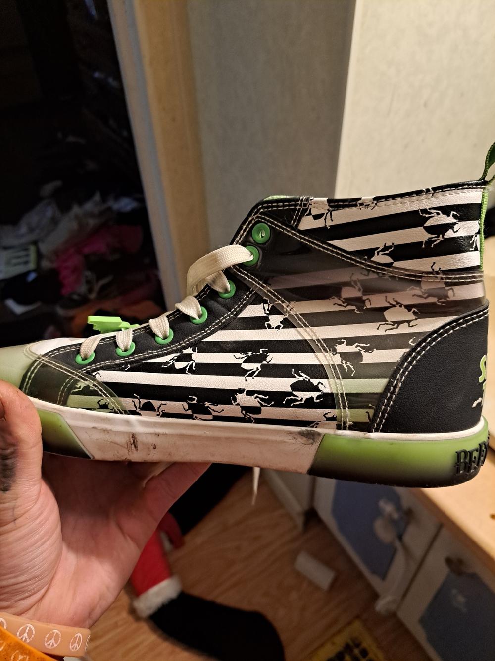 Kids High-Top Sneakers in Black and Green Stripe